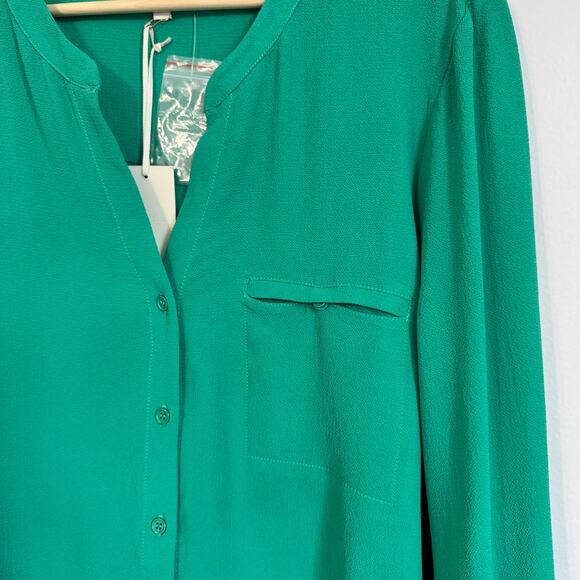 NWT Kelly Green Blouse Button Down Office Business Casual Work Career Holiday - Picture 2 of 11